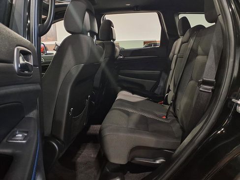 Used 2018 Jeep Grand Cherokee Laredo image 20