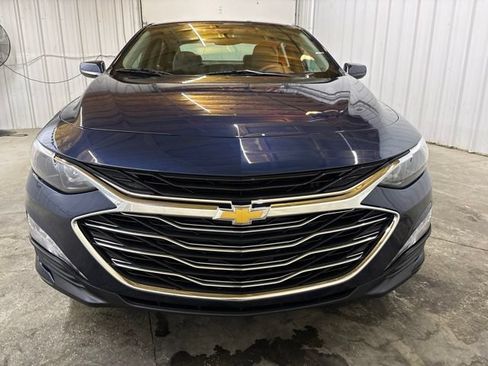 Used 2021 Chevrolet Malibu LT FWD image 2