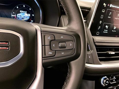 Used 2024 GMC Yukon SLE image 23