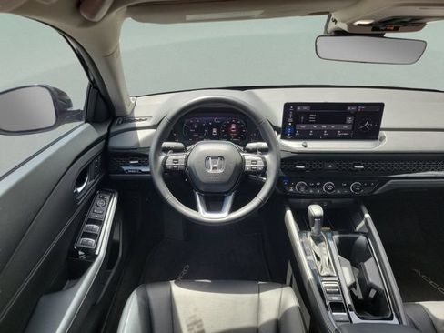 Used 2023 Honda Accord Touring image 5