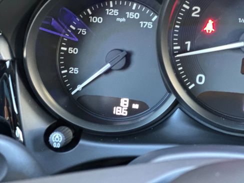 New 2026 Porsche Macan image 30