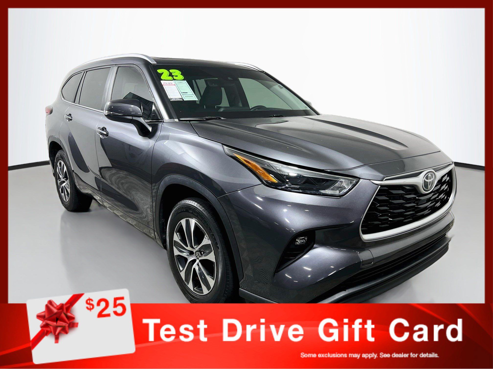 Used 2023 Toyota Highlander XLE FWD image 1