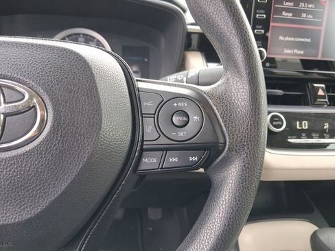 Used 2021 Toyota Corolla LE w/ LE Convenience Package FWD image 17