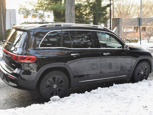 Used 2023 Mercedes-Benz EQB 300 4MATIC image 9