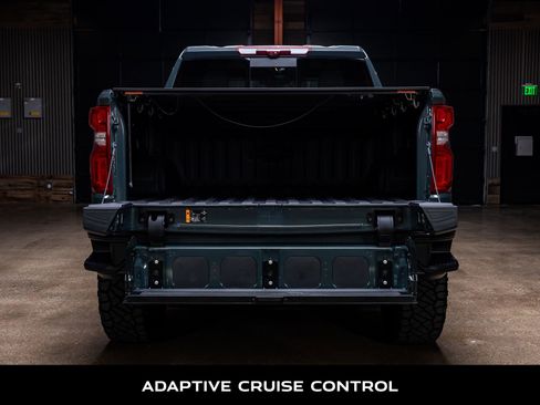 Used 2025 Chevrolet Silverado 1500 ZR2 w/ Technology Package image 9