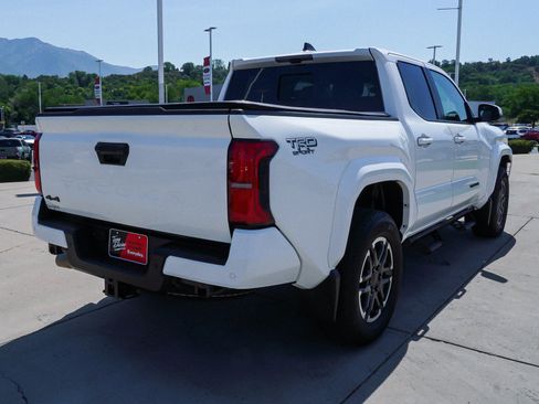 Certified 2025 Toyota Tacoma TRD Sport w/ TRD Sport Premium Package AWD/4WD image 8