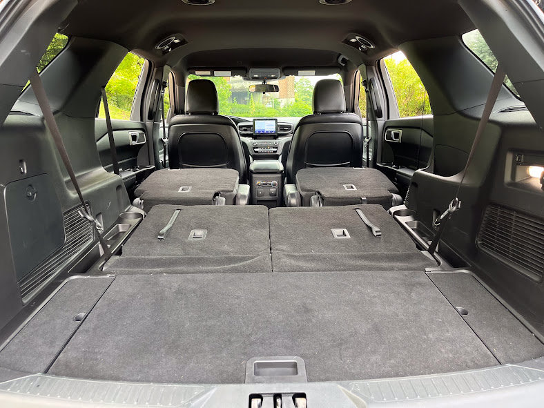 Used 2020 Ford Explorer XLT w/ Equipment Group 202A AWD/4WD image 44