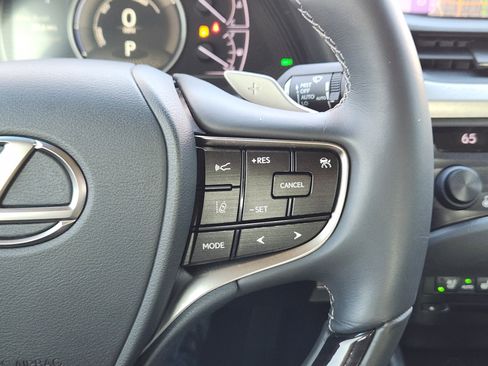 Used 2020 Lexus ES 300h w/ Premium Package image 37