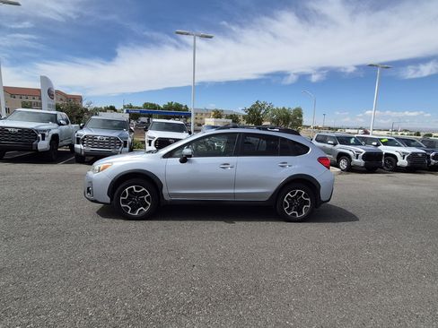 Used 2016 Subaru Crosstrek 2.0i Premium AWD/4WD image 2