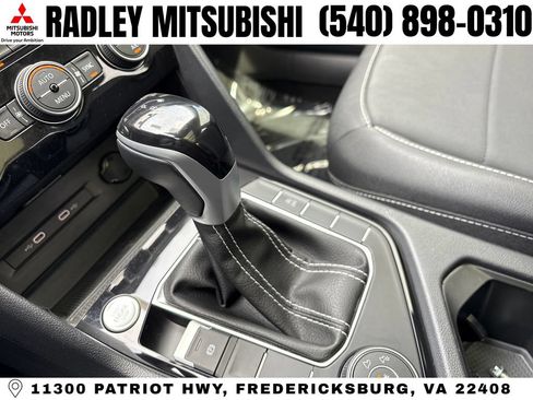 Used 2024 Volkswagen Taos SE w/ Panoramic Sunroof Package AWD/4WD image 11
