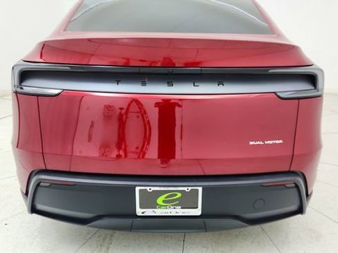 Used 2026 Tesla Model Y AWD image 12