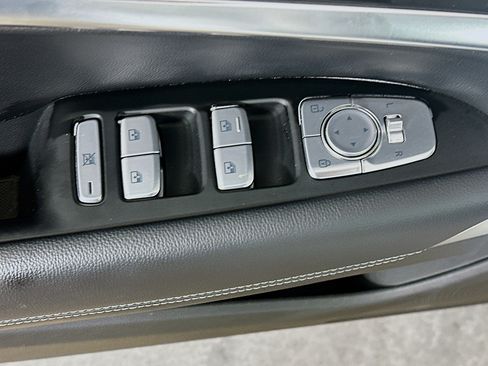 Used 2025 Genesis G70 2.5T AWD/4WD image 15