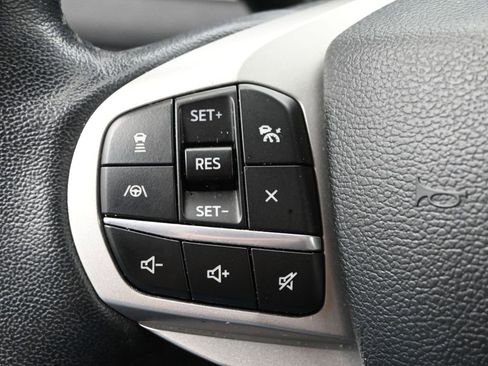 Used 2022 Ford Explorer XLT w/ Equipment Group 202A image 15