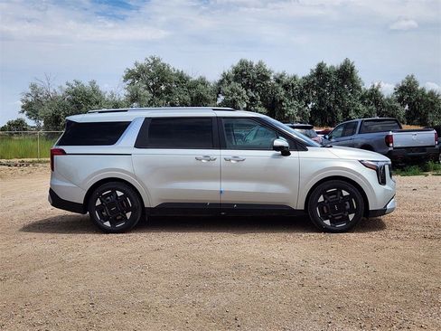 New 2026 Kia Carnival EX image 2