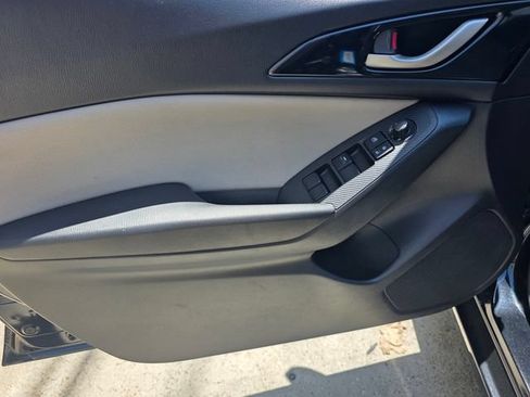 Used 2016 MAZDA MAZDA3 i Sport w/ Preferred Equipment Package FWD image 8