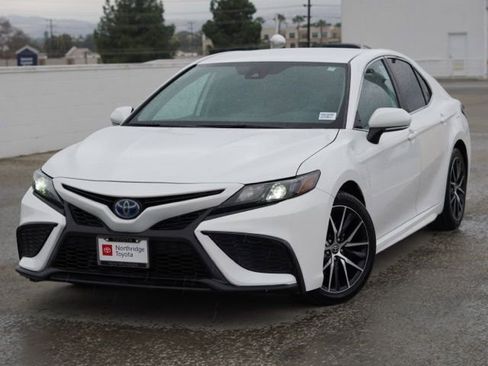 Certified 2023 Toyota Camry SE w/ Cold Weather Package image 4