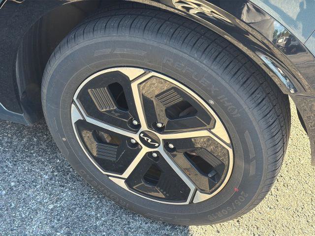 Used 2024 Kia Niro FWD image 5