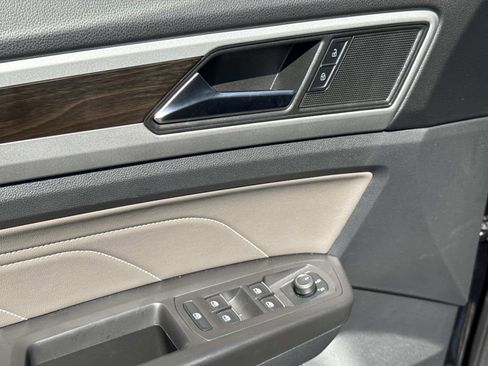 Used 2023 Volkswagen Atlas SE w/ Black Wheel Package image 19