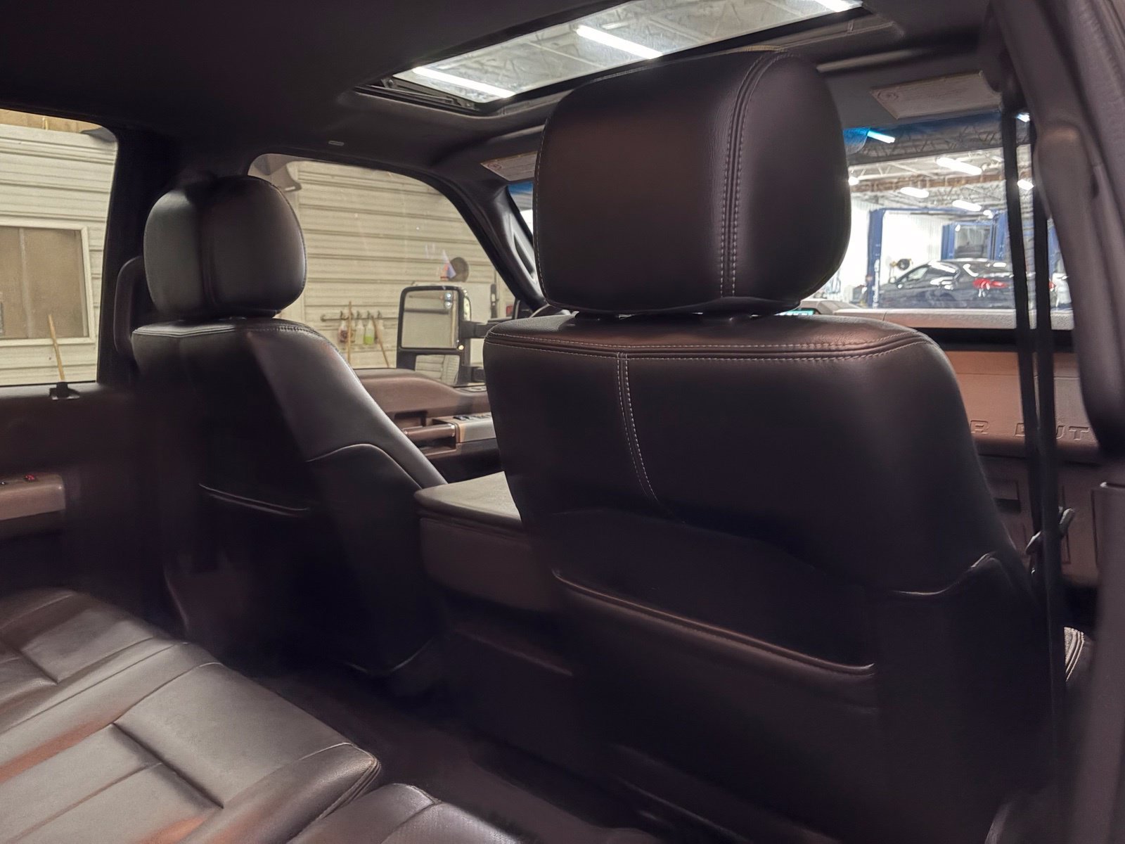 Used 2015 Ford F250 Lariat w/ Lariat Ultimate Package AWD/4WD image 31