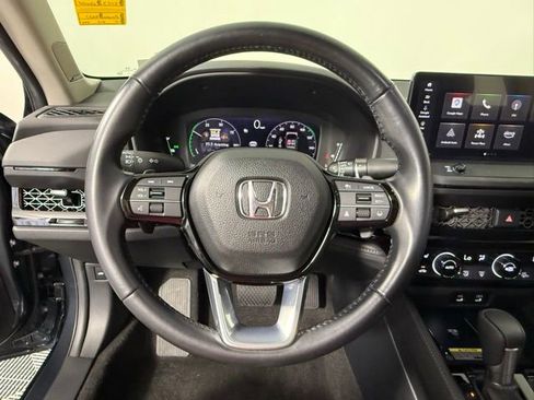 Used 2023 Honda Accord Touring image 18