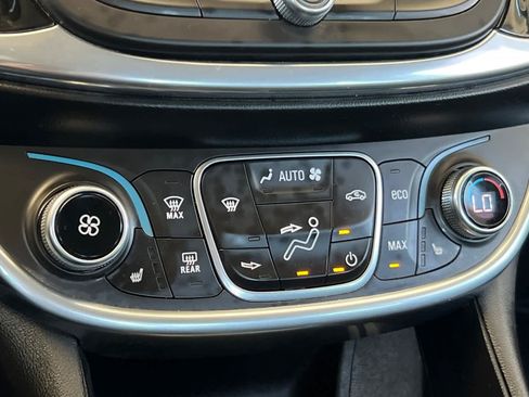 Used 2017 Chevrolet Volt Premier w/ Driver Confidence II Package FWD image 23