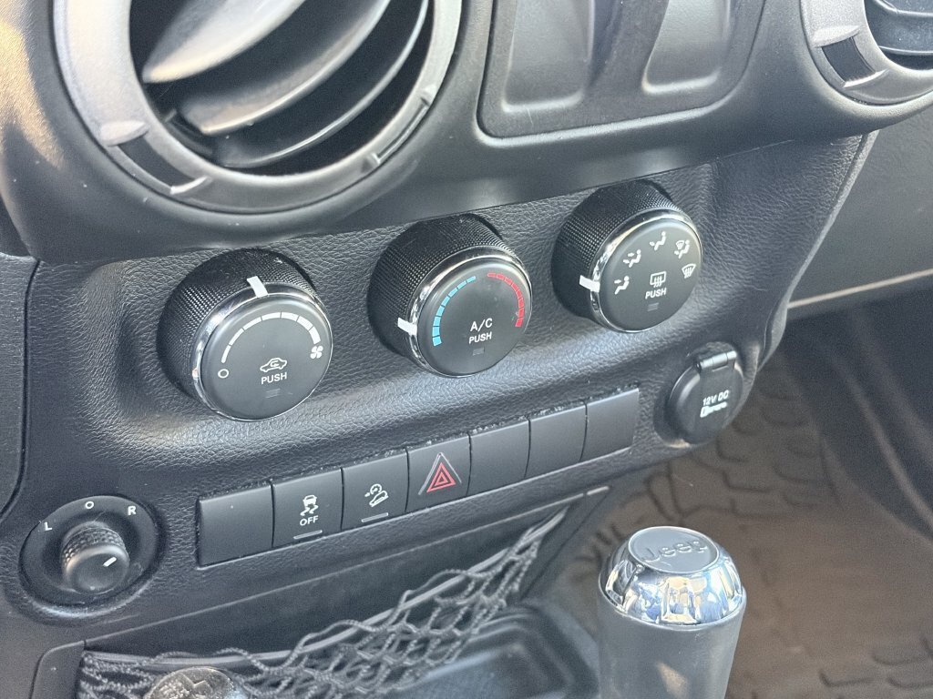 Used 2015 Jeep Wrangler Sport AWD/4WD image 11