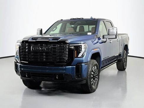 New 2026 GMC Sierra 3500 Denali Ultimate w/ LPO, Black Badging Package AWD/4WD image 3