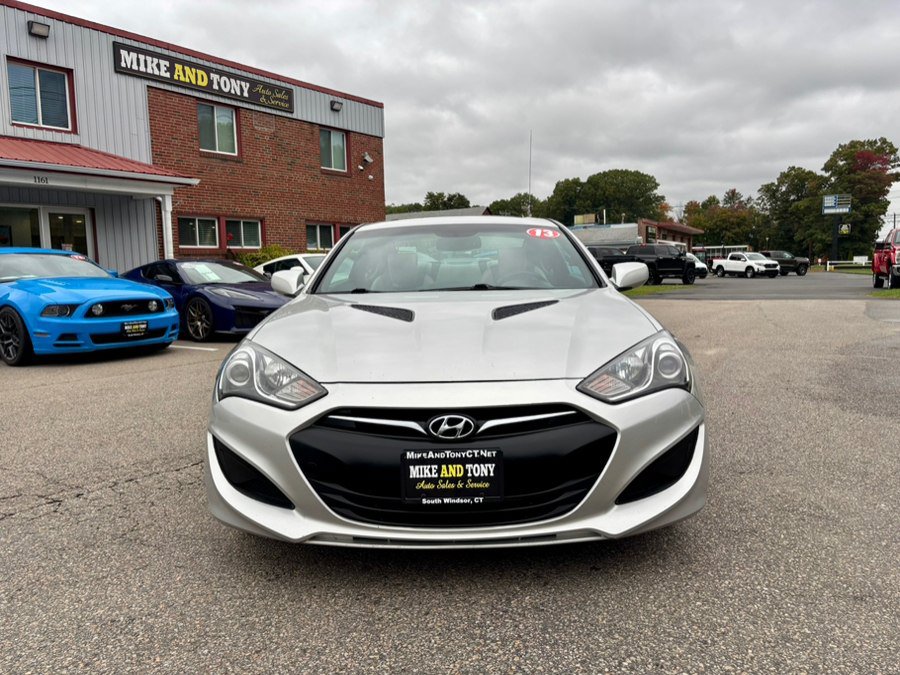Used 2013 Hyundai Genesis 2.0T RWD image 2