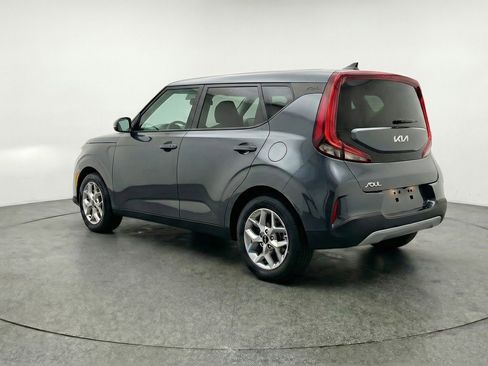 Used 2025 Kia Soul LX w/ LX Technology Package image 6