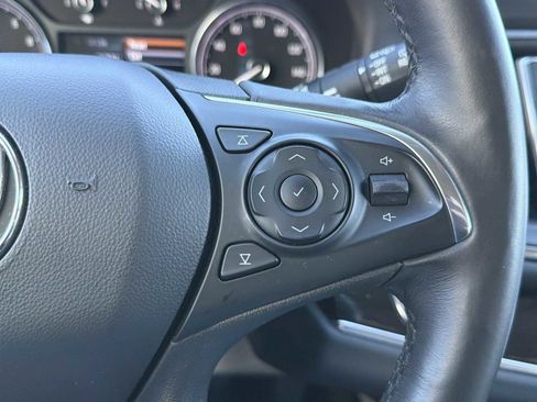 Used 2018 Buick Enclave Essence image 14