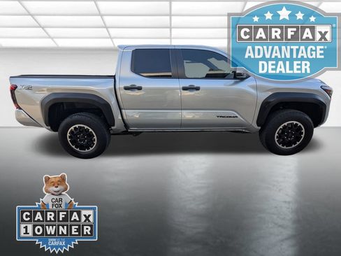 Used 2024 Toyota Tacoma TRD Off-Road AWD/4WD image 27