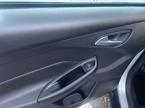 Used 2018 Ford Focus SE image 15