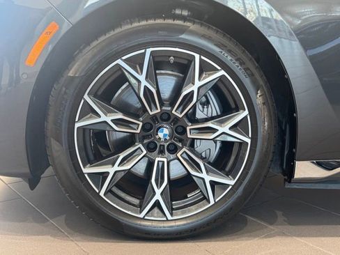 Certified 2024 BMW i7 xDrive60 RWD image 6