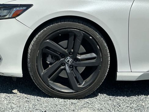 Used 2018 Honda Accord Sport image 12