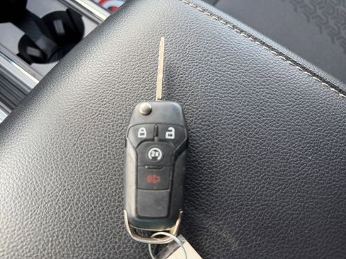 Used 2019 Ford F150 XLT w/ Equipment Group 302A Luxury AWD/4WD image 32