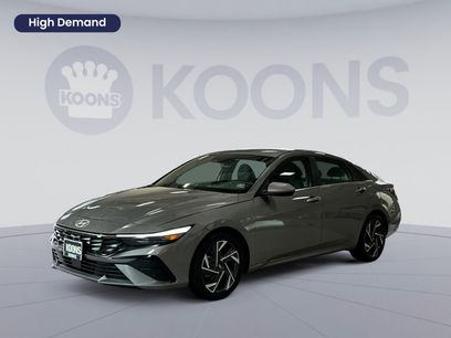 Certified 2025 Hyundai Elantra SEL w/ Cargo Package