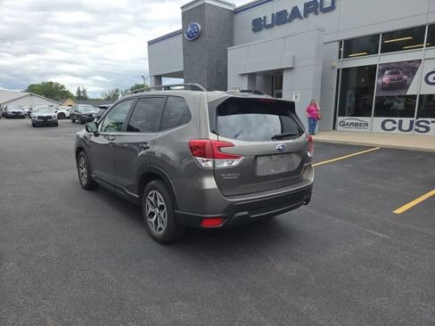 Used 2019 Subaru Forester Premium w/ All-Weather Package AWD/4WD image 7