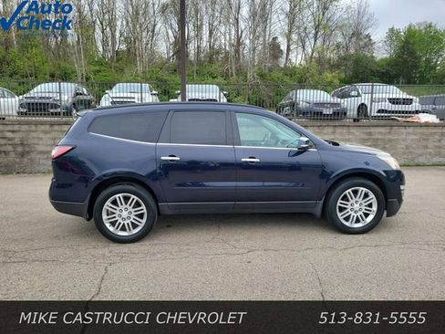 Used 2015 Chevrolet Traverse LT w/ Style and Technology Package FWD image 6