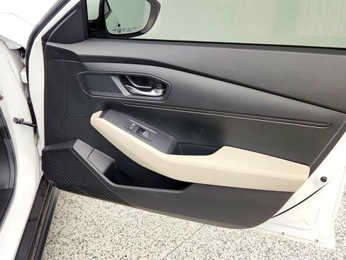 Used 2025 Honda Accord LX image 24