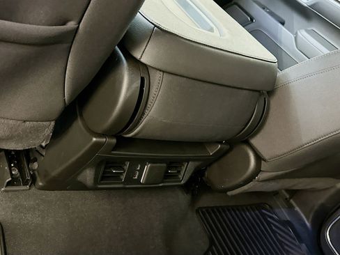 Used 2024 GMC Sierra 1500 Elevation image 28