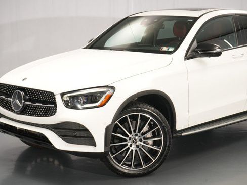 Used 2022 Mercedes-Benz GLC 300 4MATIC Coupe image 4
