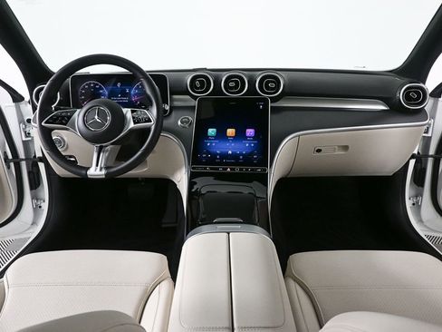 Used 2025 Mercedes-Benz C 300 Sedan image 16