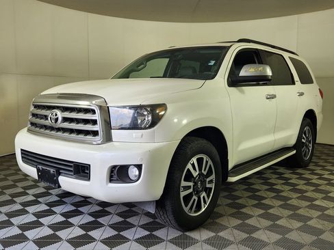Used 2011 Toyota Sequoia Platinum AWD/4WD image 3