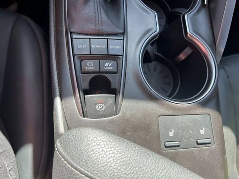Used 2024 Toyota Camry XSE w/ Cold Weather Package FWD image 27