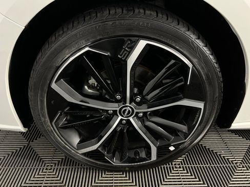 Used 2025 Nissan Altima 2.5 SR image 11