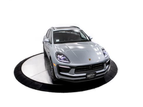Certified 2026 Porsche Macan AWD/4WD image 22