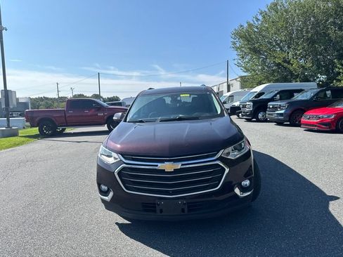 Used 2021 Chevrolet Traverse LT w/ LT Premium Package AWD/4WD image 2