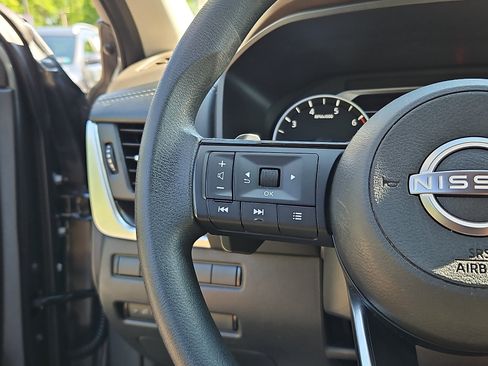 Certified 2023 Nissan Rogue SV AWD/4WD image 19