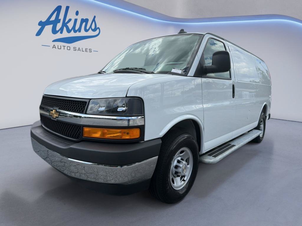 Used 2025 Chevrolet Express 2500 w/ Driver Convenience Package RWD image 2