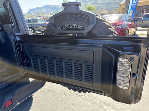 Used 2021 Jeep Wrangler Willys image 14